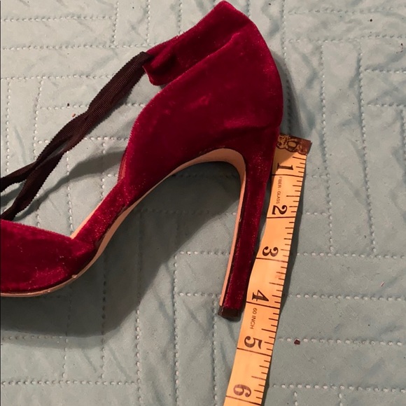 Heels - Picture 3 of 3